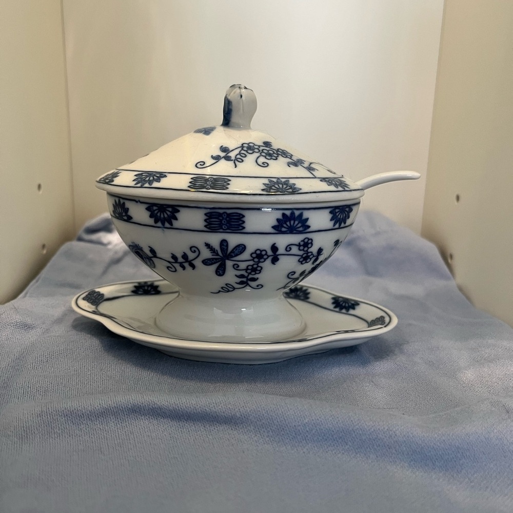 Blue Onion Nordic Blue Covered Sauce Dish Tureen with Serving Spoon